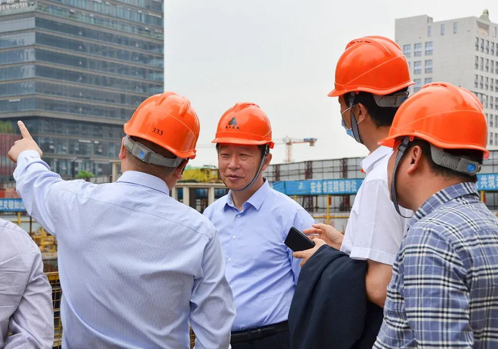 江苏省住建厅党组书记顾小平带队考察公司南宁恒大国际中心超高层项目